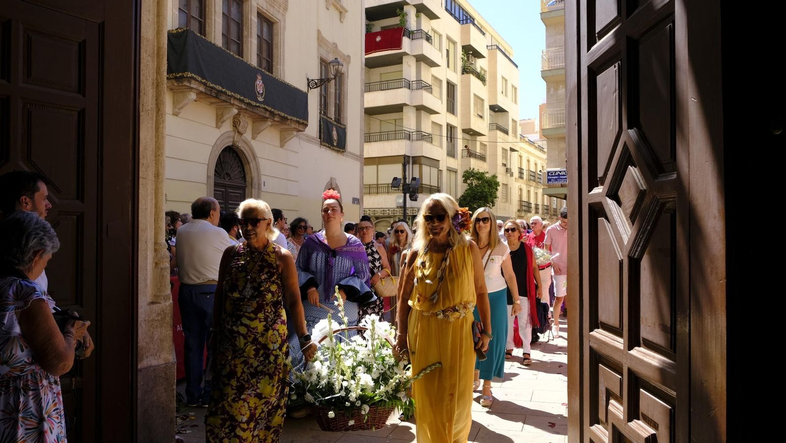 La ofrenda floral a la Virgen del Mar en la Feria de Almería 2025, en imágenes