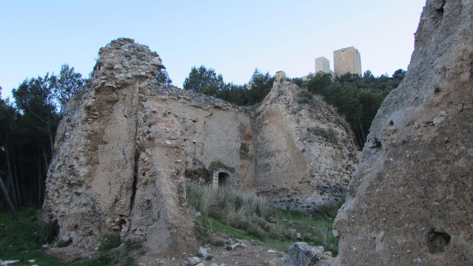 Muralla del Castillo de Santa Catalina.