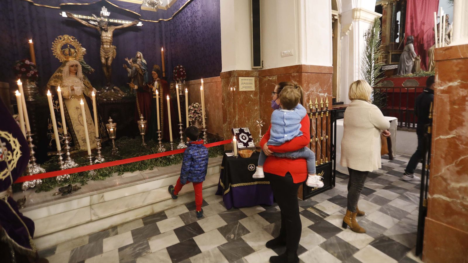 Fotos del Miercoles Santo en Tarifa:  Cristo del Consuelo y Nuestra Señora de las Lágrimas