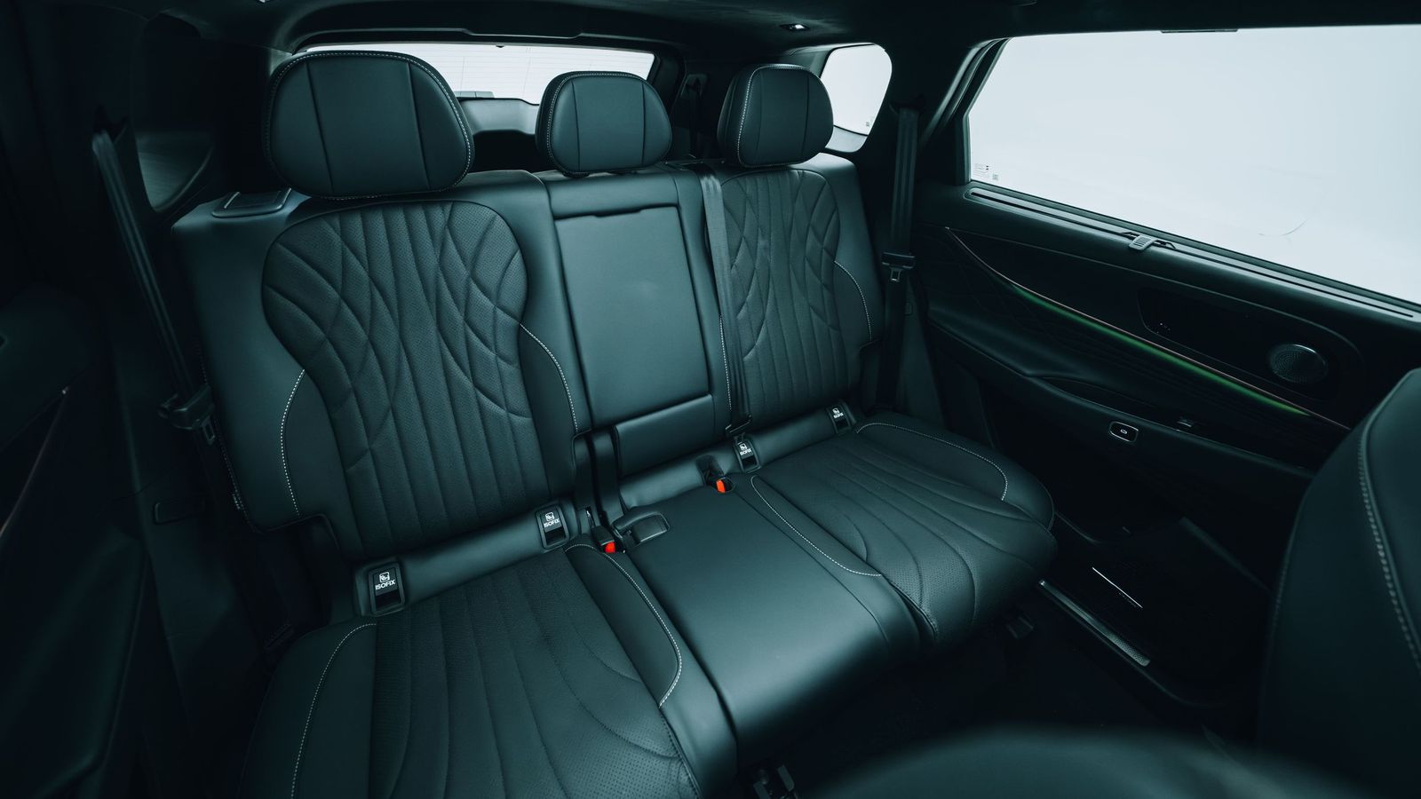 La banqueta trasera tiene, además de calefacción para las plazas más cercanas a las puertas, la posibilidad de desplazarse longitudinalmente.