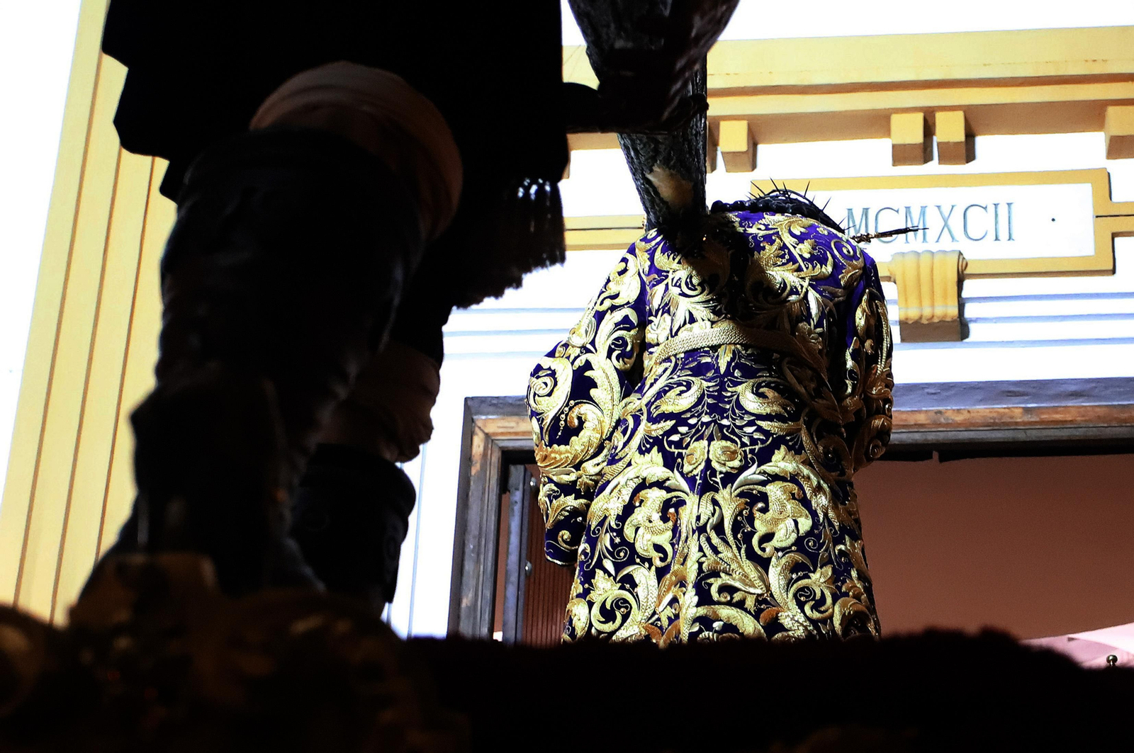 La Hermandad El Nazareno en la madrugá de la Semana Santa de Huelva 2023, en imágenes