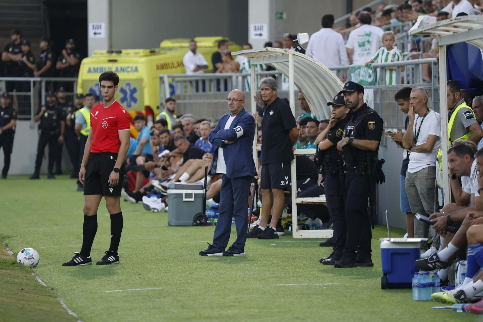 Las fotos del Betis-Como disputado en el Ciudad de La Línea (2-3)