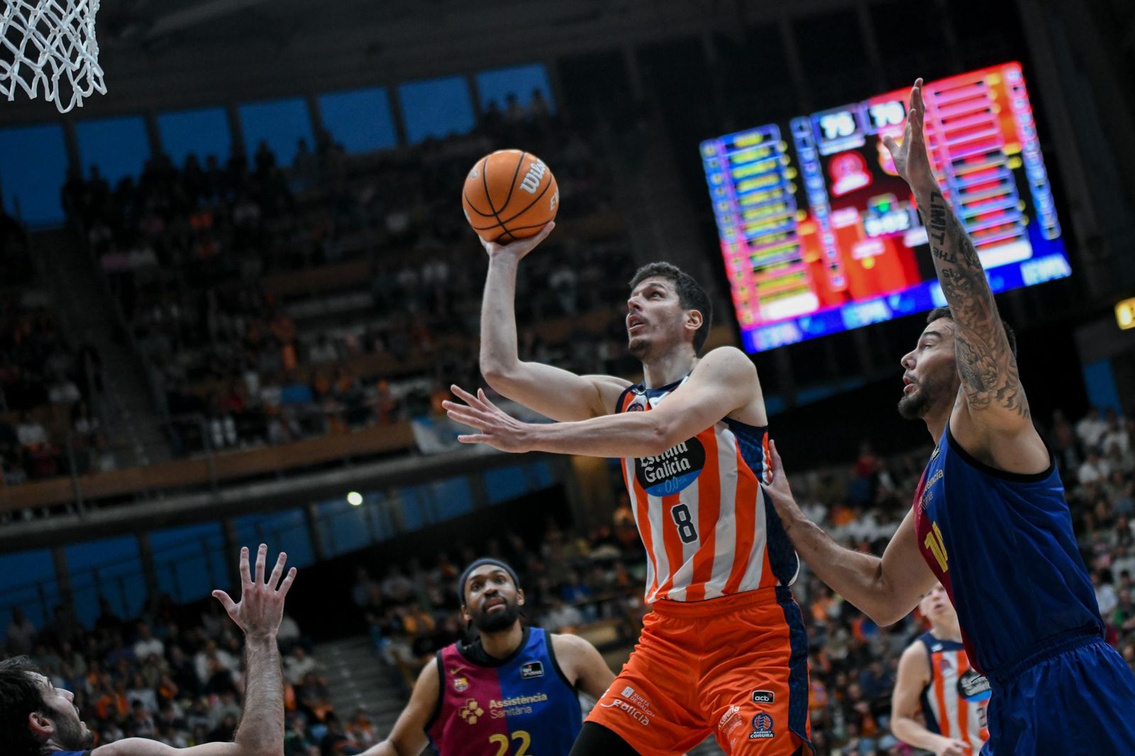 El Barcelona cae en La Coruña y deja al Unicaja prácticamente seguro como cuarto en la ACB