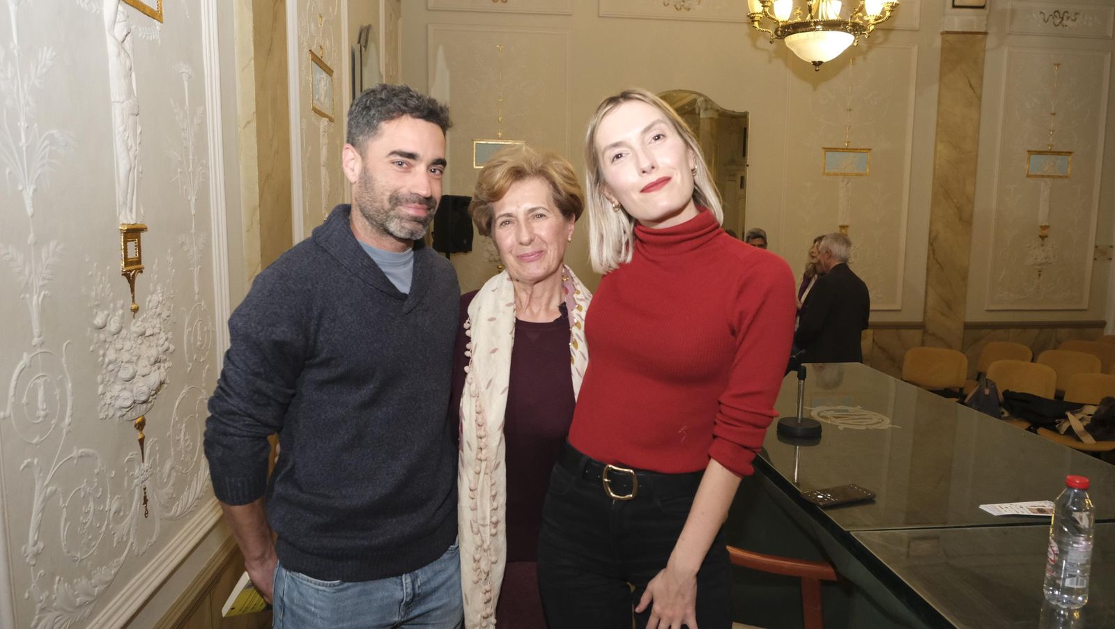 Imágenes del Diario de los Libros con la finalista del Premio Planeta 2024, Beatriz Serrano