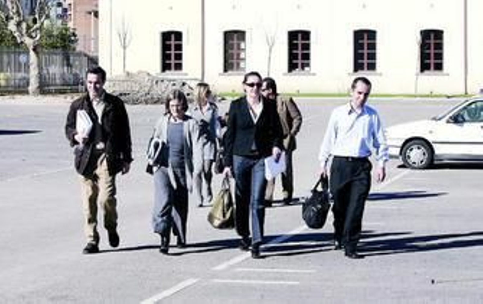 Llegada de técnicos de OMA acompañados por responsables de la Gerencia, ayer. Llegada de técnicos de OMA acompañados por responsables de la Gerencia, ayer.