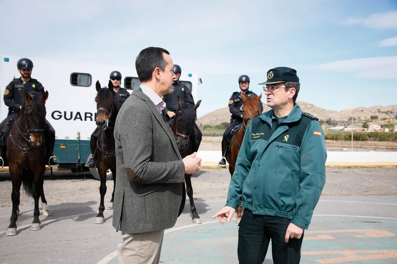 Imágenes del Escuadrón de Caballería de la Guardia Civil en Gádor.