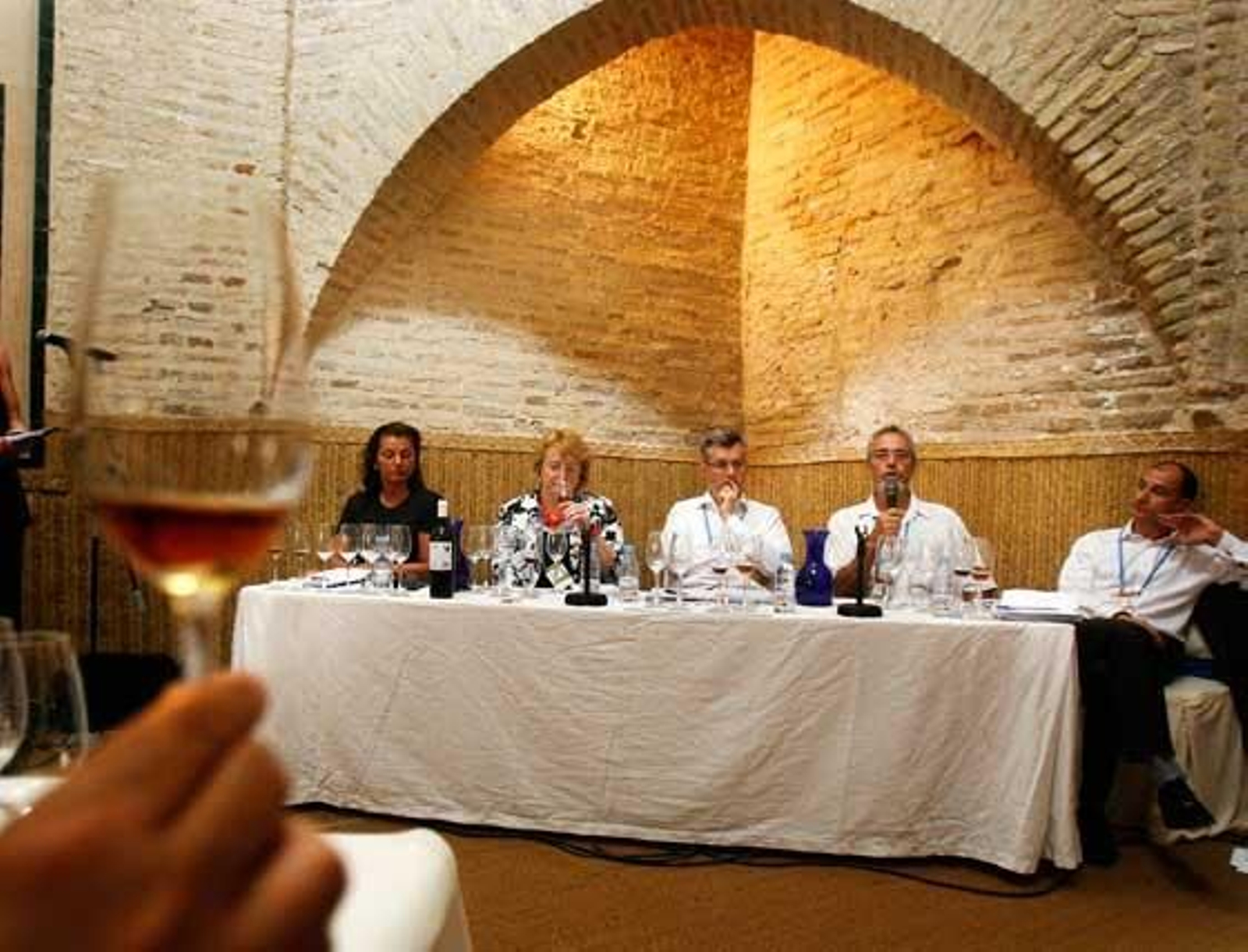 La Gran Cata Magistral de los Master of Wine en la Mezquita respondió a las expectativas. 

Foto: Pascual