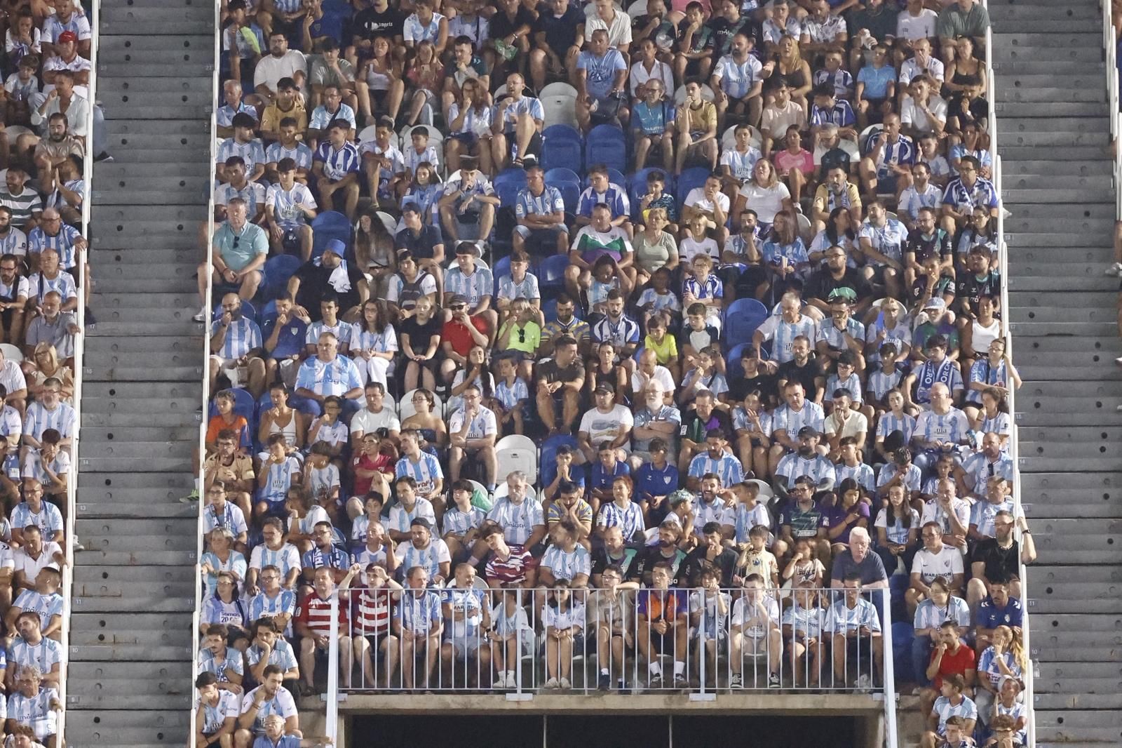 Búscate en las gradas de La Rosaleda durante el Málaga-Granada