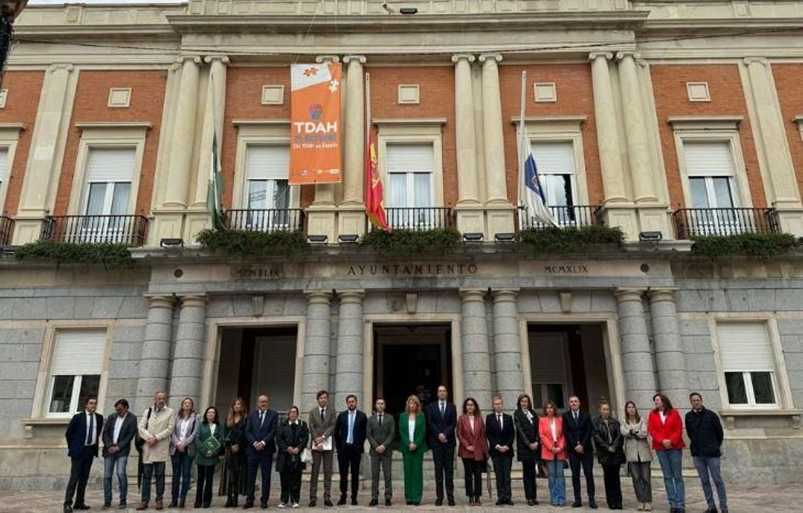 Minuto de silencio en el Ayuntamiento de Huelva.