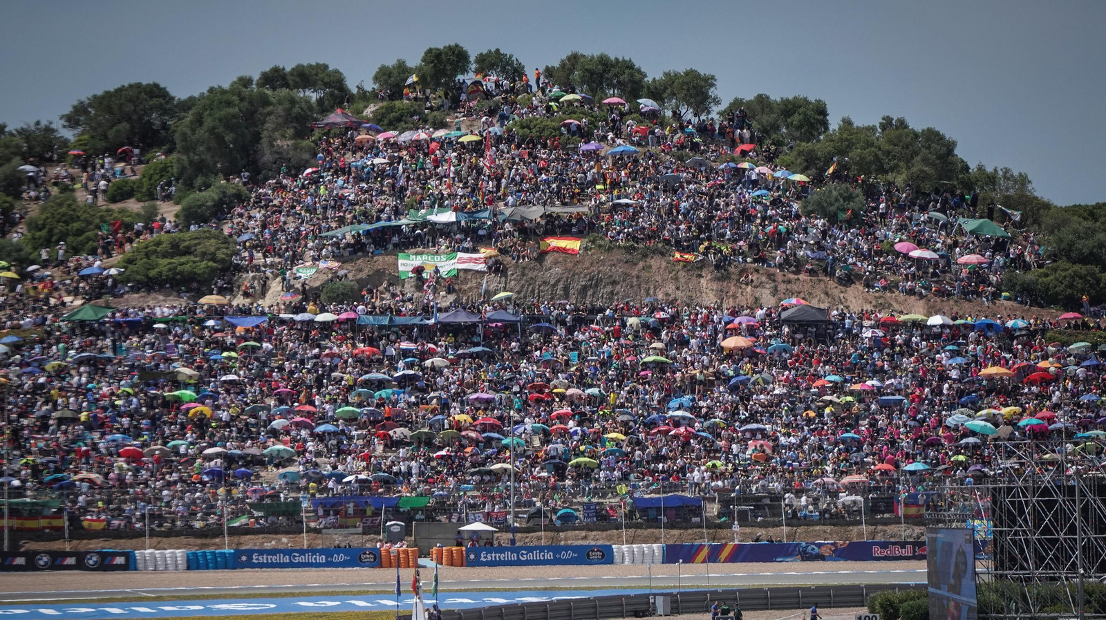 Imágenes del gran ambiente el domingo de carreras MotoGP en el Circuito de Jerez