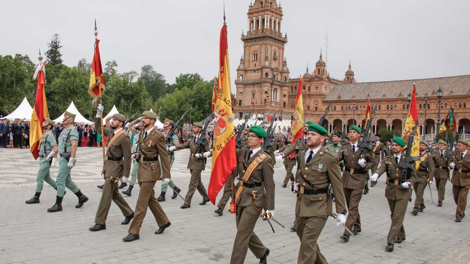Un momento del acto de la Jura de Bandera 2022 en la Plaza de Eapaña.