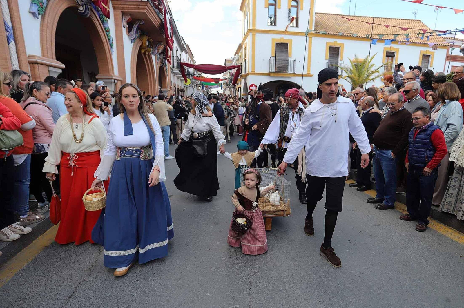 Imágenes del gran ambiente en la Feria Medieval de Palos de la Frontera, Huelva