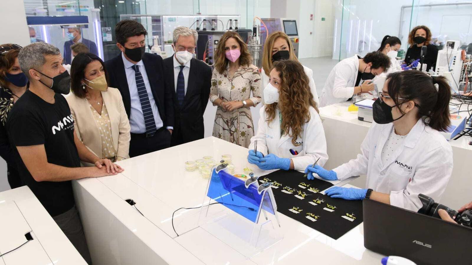 El vicepresidente de la Junta, Juan Marín, y el consejero Rogelio Velasco visitan Kimitec