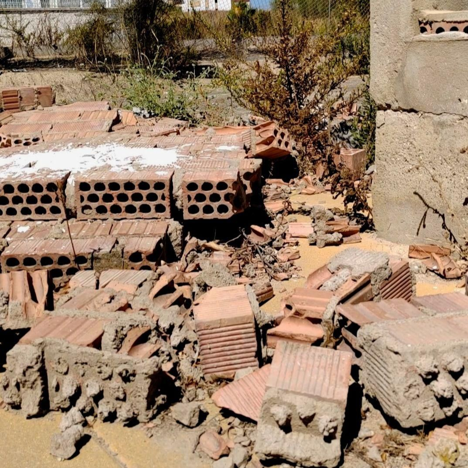 Zona en obras cercana a una escuela infantil.