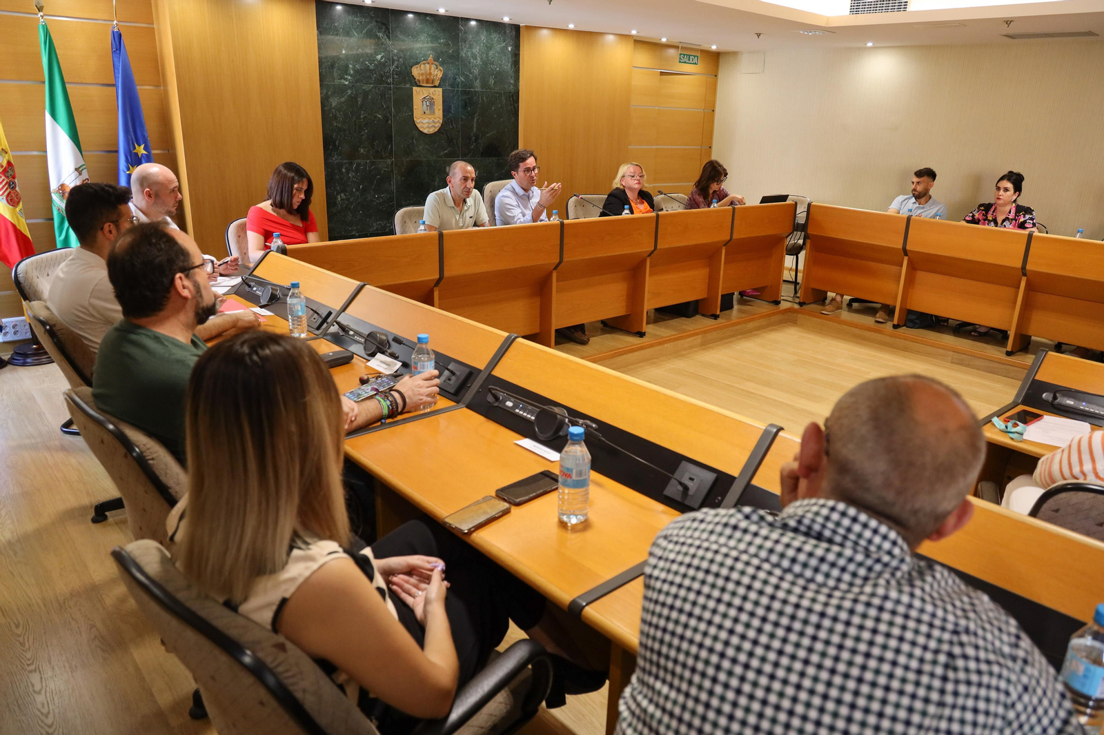 El Consejo de Discapacidad se ha reunido este martes en el salón de plenos del Ayuntamiento ejidense.