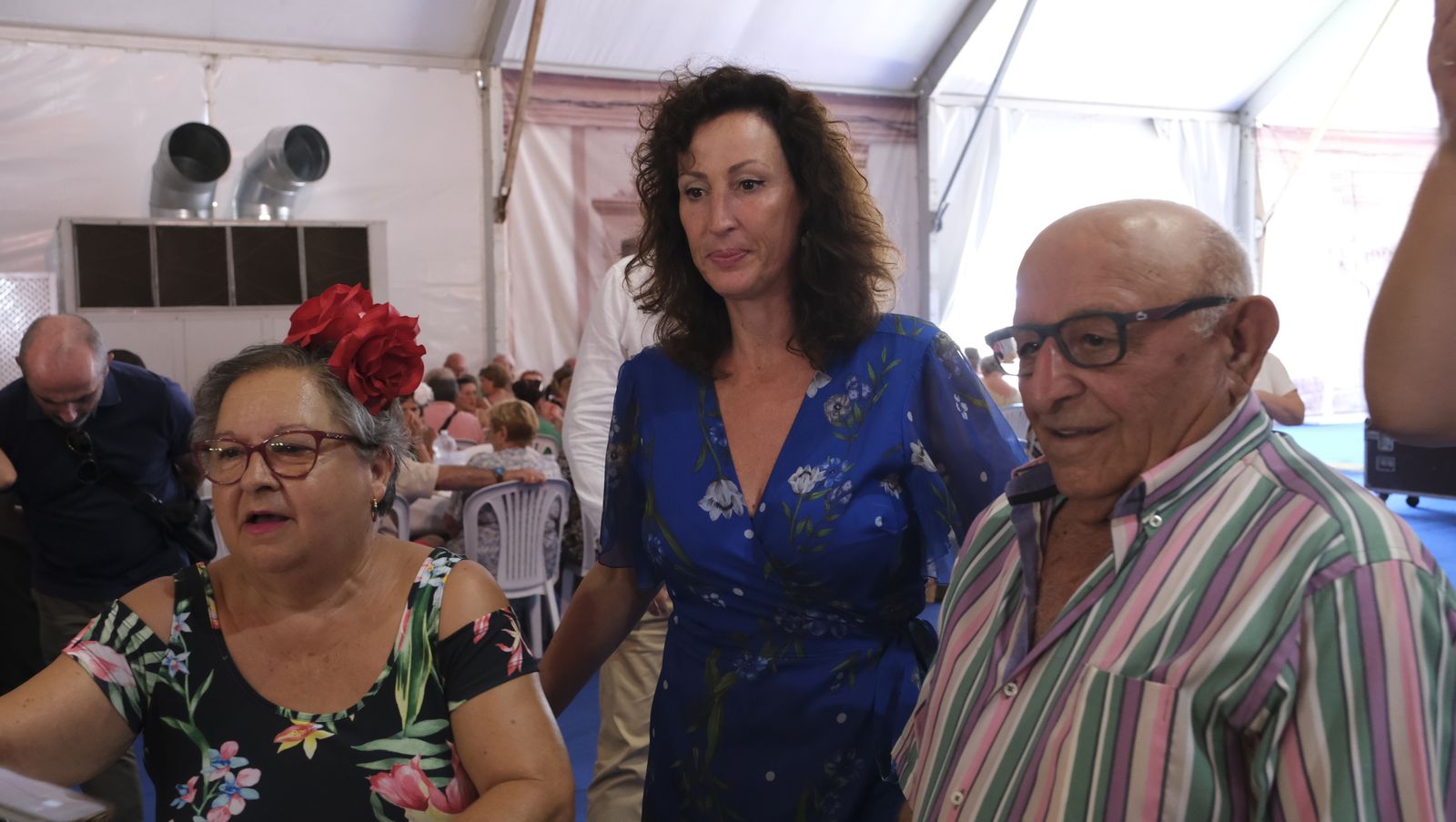 Imágenes de la comida homenaje a los mayores en la Caseta Municipal de la Feria de Almería 2022