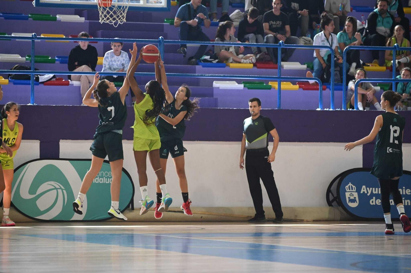 Las fotos de la última jornada del Andaluz infantil femenino de baloncesto de La Línea