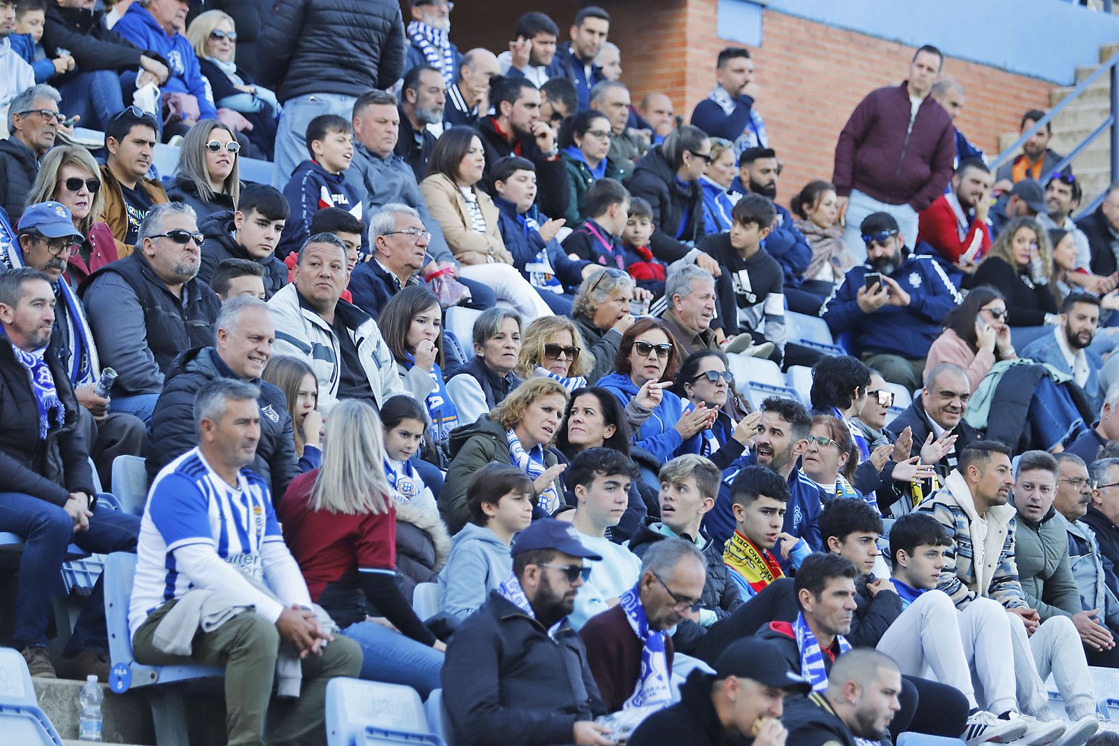 Imágenes del ambiente en el encuentro entre el Recreativo de Huelva y el Real Murcia