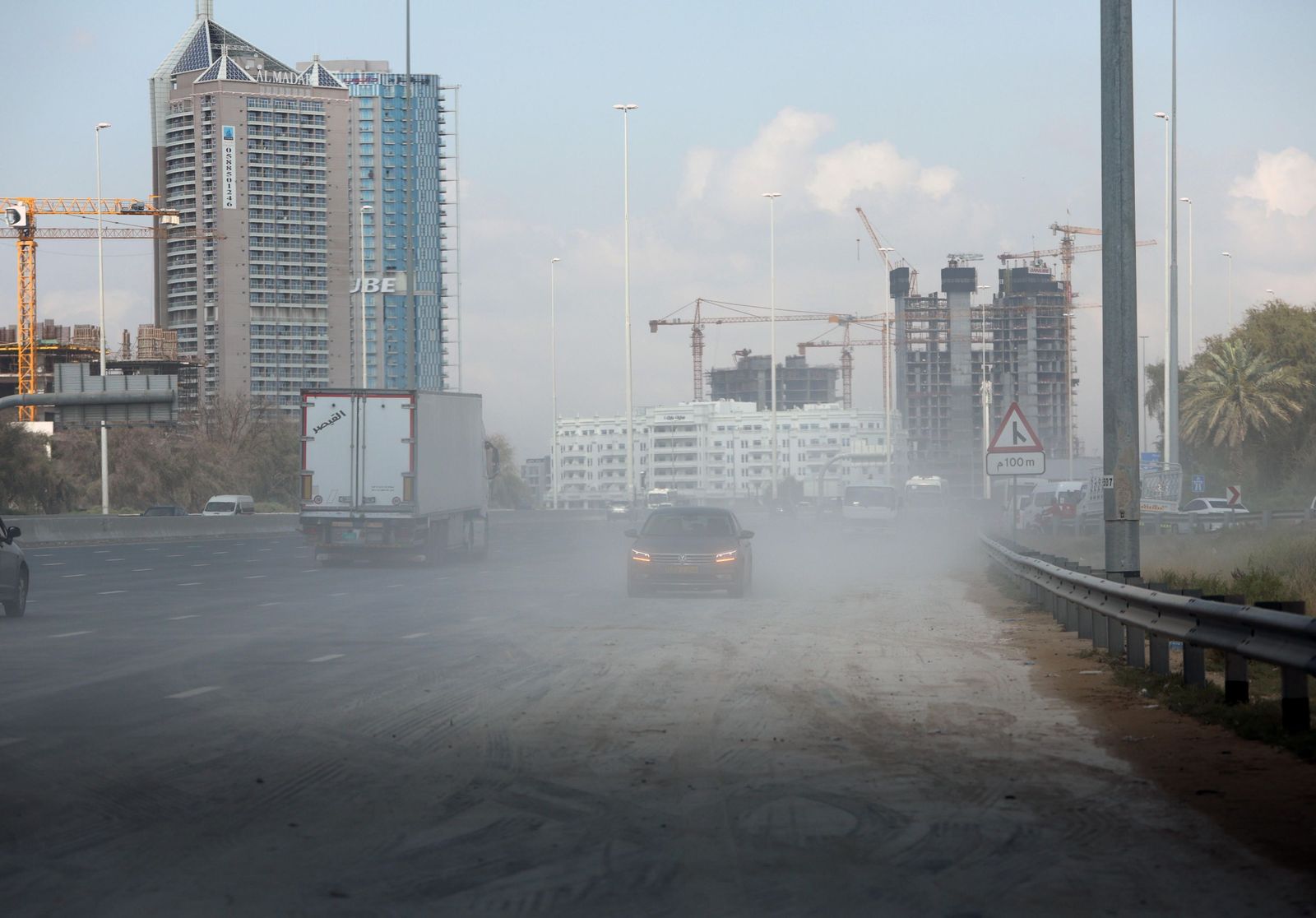 Las terribles y devastadoras lluvias en Emiratos Árabes Unidos