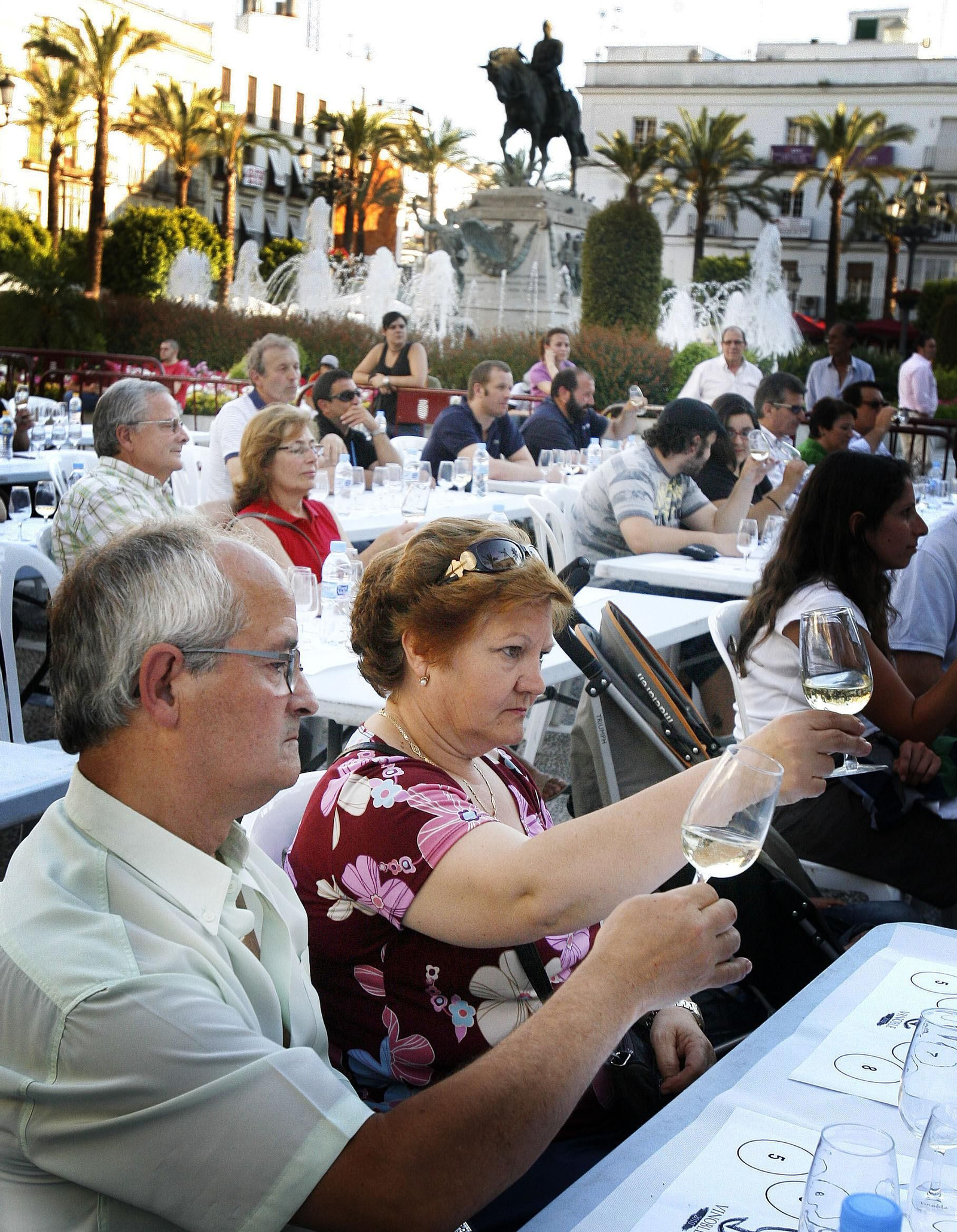 Una de las catas de Vinoble en el Arenal en la edición de 2010, la primera y última vez que el Salón salió a la calle.