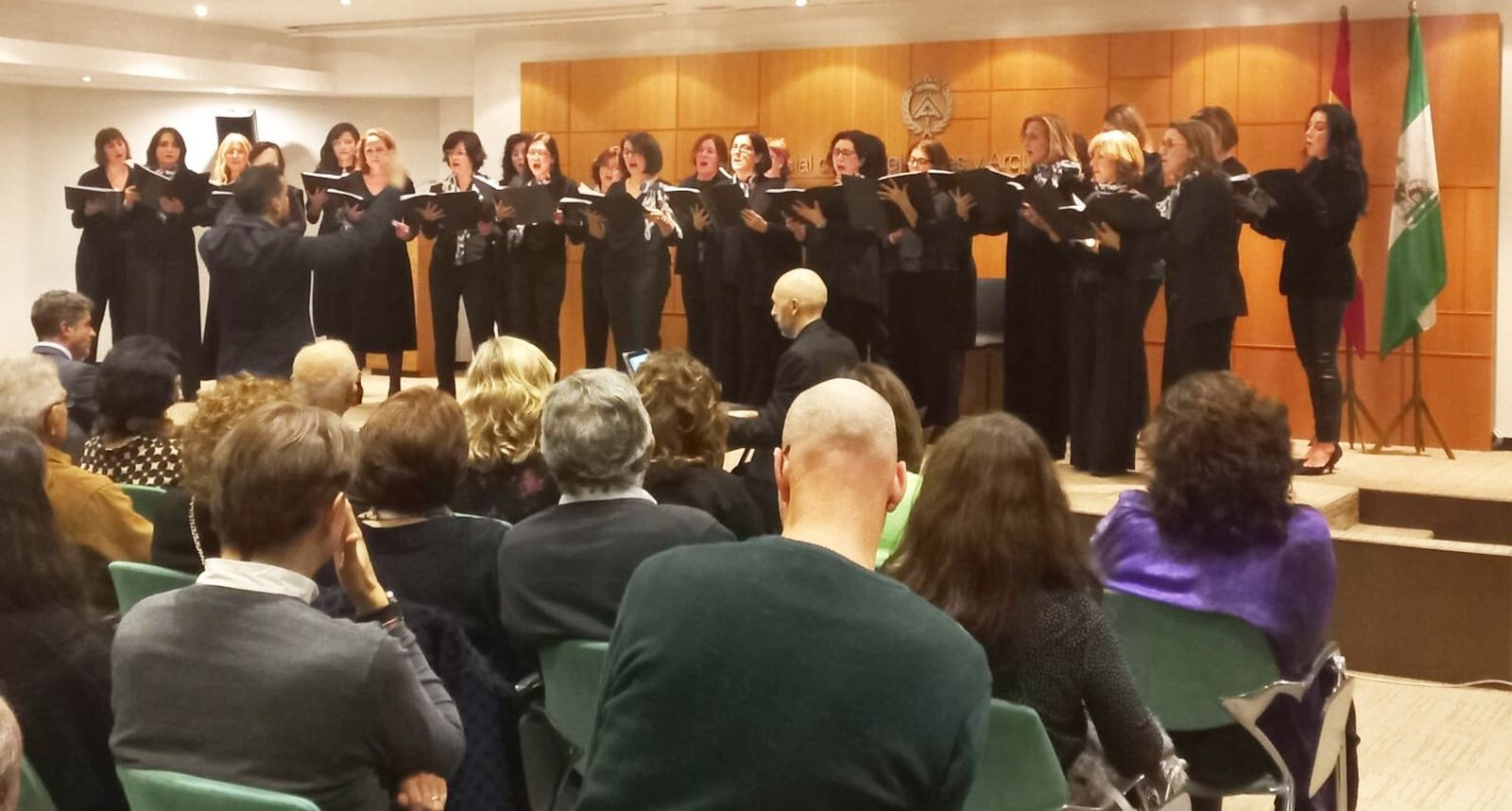 Mercadillo solidario, exposición de acuarelas y concierto del coro este miércoles en Aparejadores de Sevilla