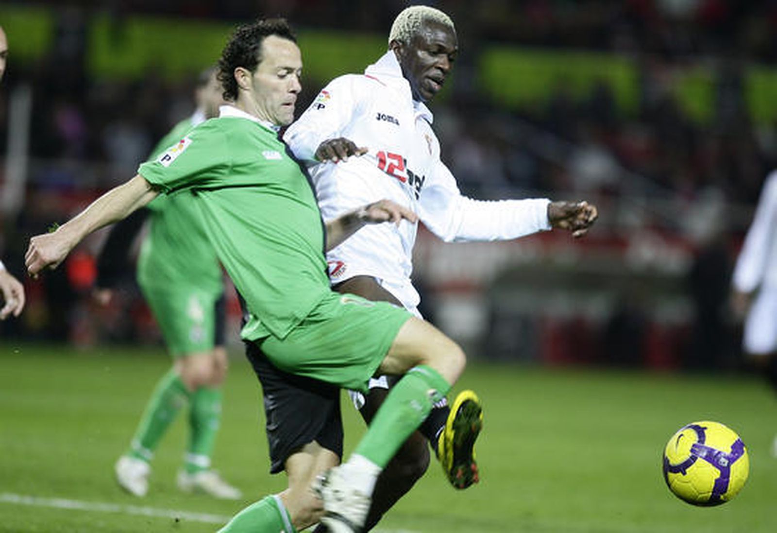 El Sevilla vuelve a ceder puntos en casa. / Antonio Pizarro