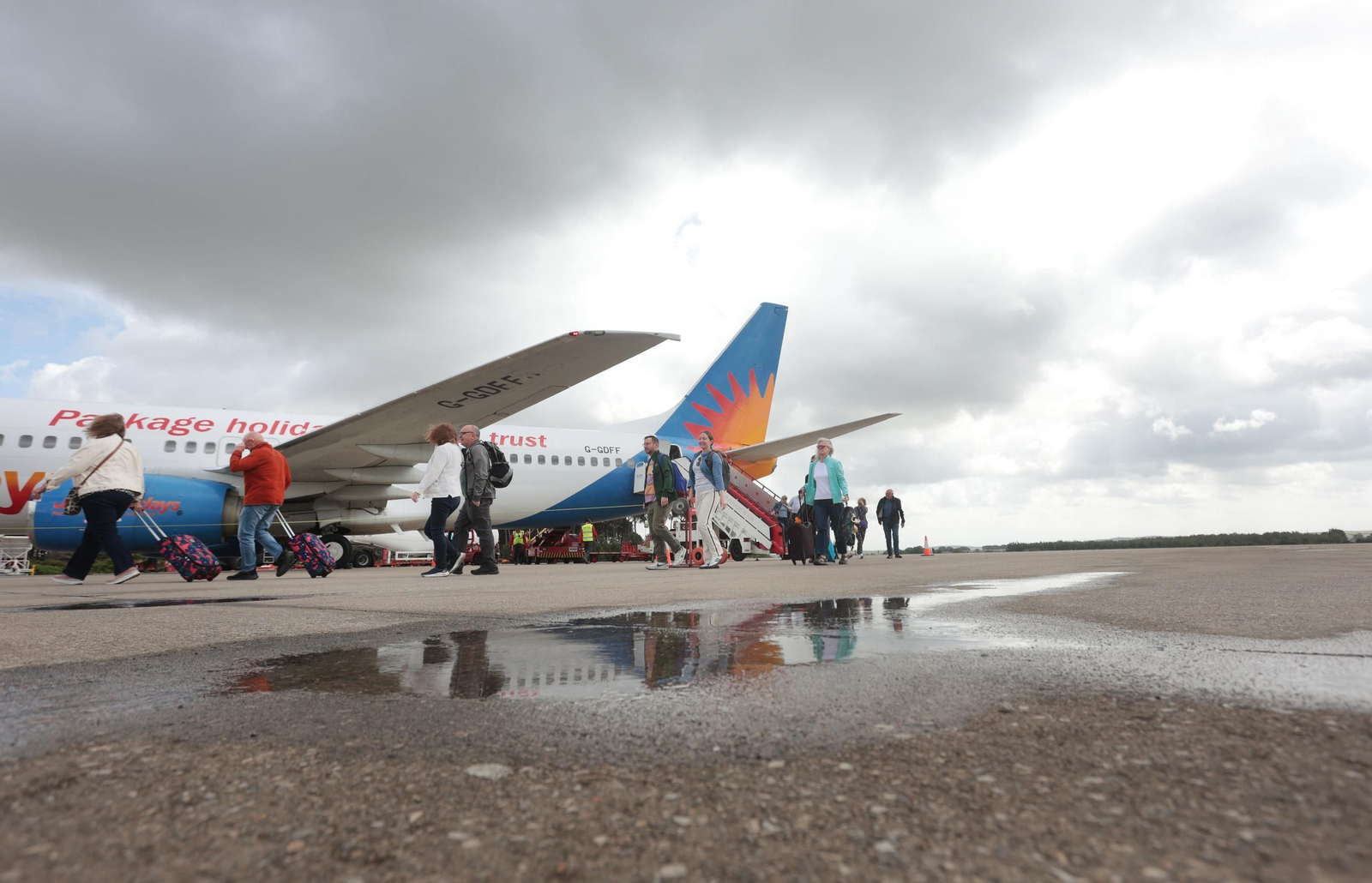 La llegada del primer vuelo de Jet2 al aeropuerto de Jerez en imágenes