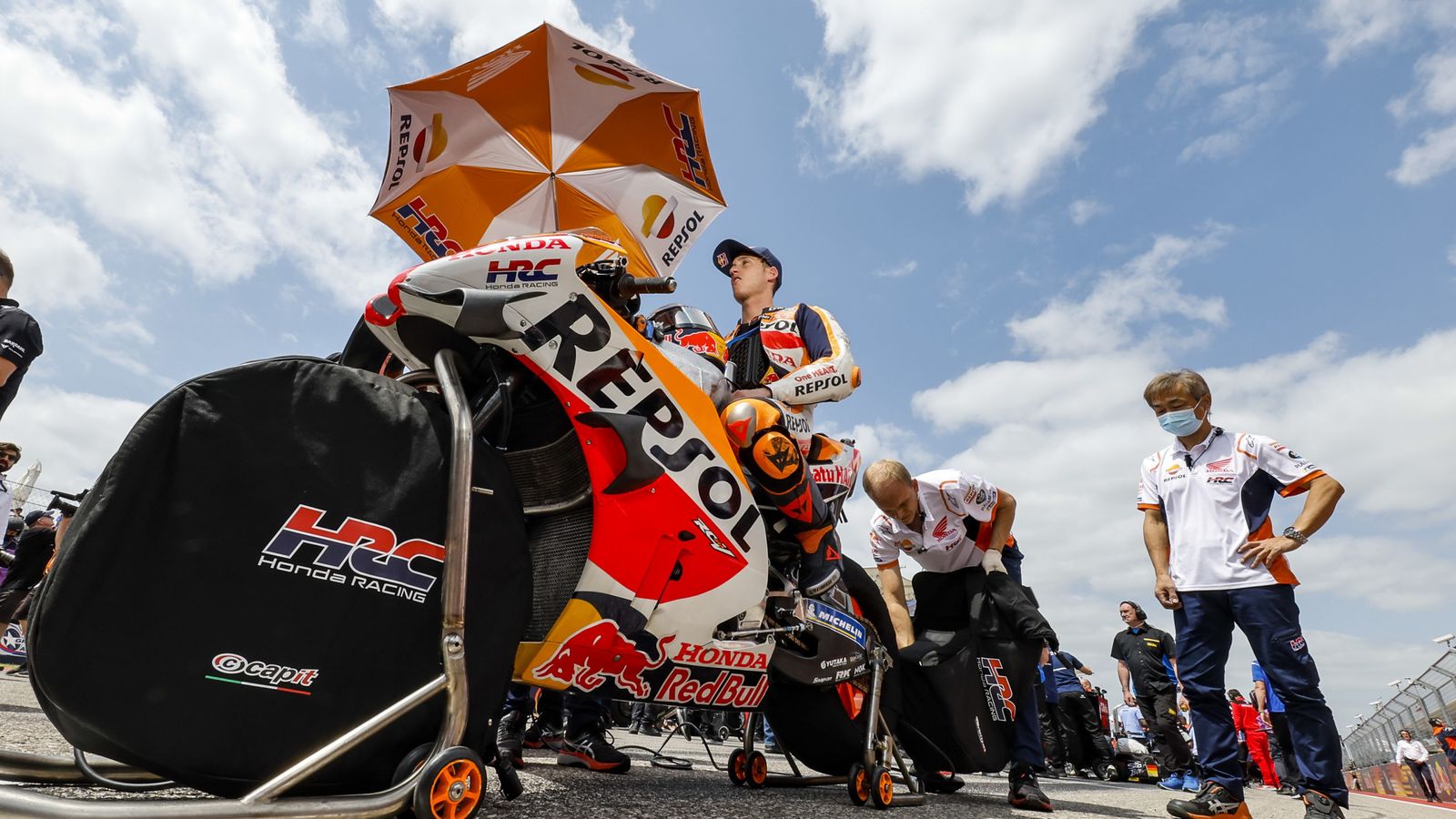 Pol Espargaró, momentos antes de iniciar la carrera en COTA.