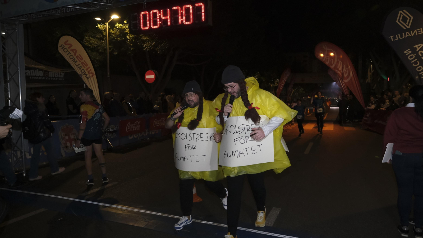 Imágenes de la XIV edición de la San Silvestre de Almería