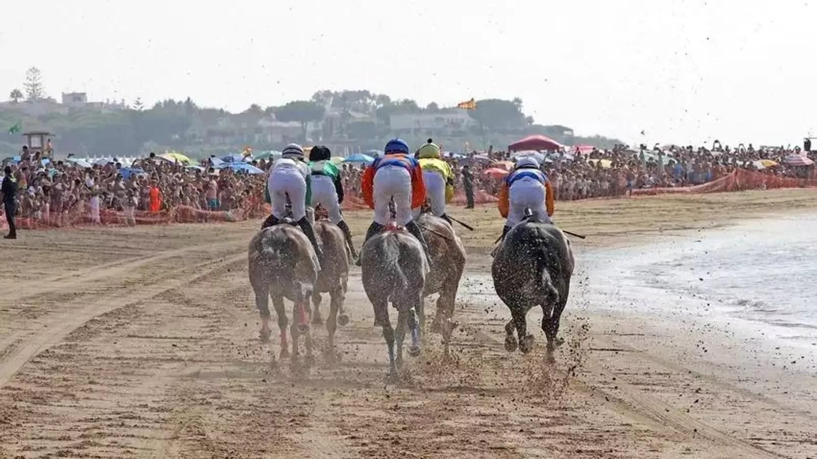 Un momento de las carreras de caballos del miércoles 28 de agosto en Sanlúcar.