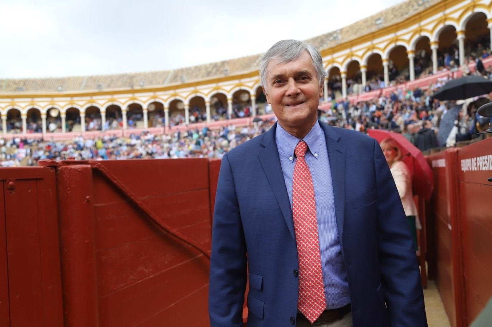 Los famosos y autoridades en los toros el lunes de Feria de Abril
