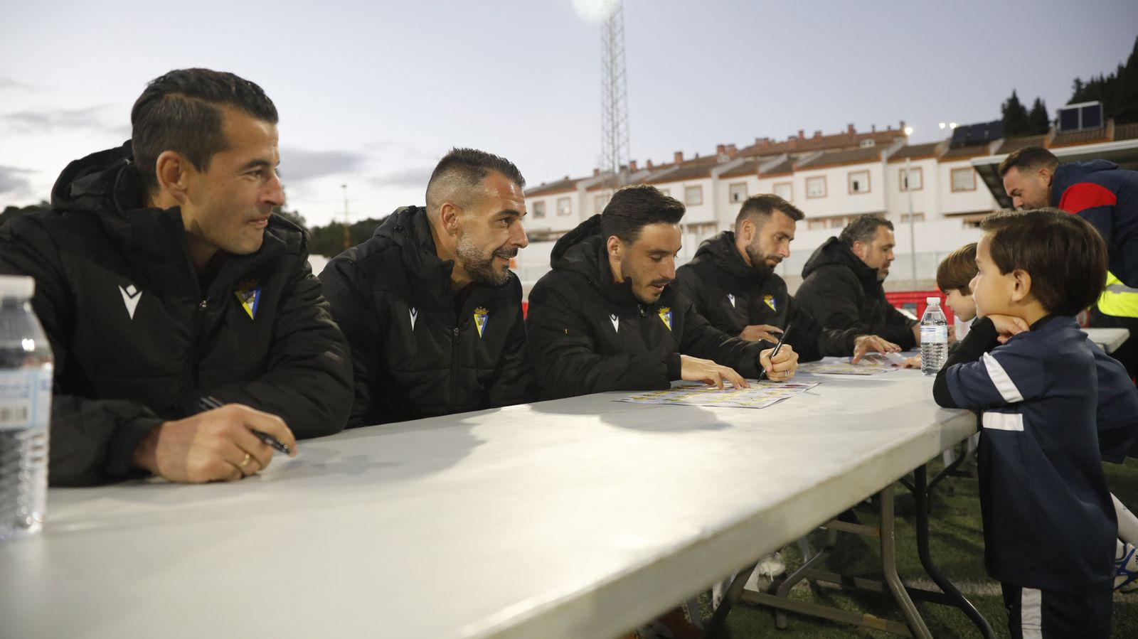 Las fotos de la visita del Cádiz CF para celebrar el 50 aniversario del CD Guadiaro