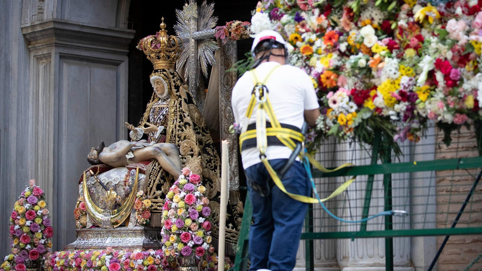 Ofrenda Floral y Solidaria a la Virgen de las Angustias de Granada, Septiembre 2025