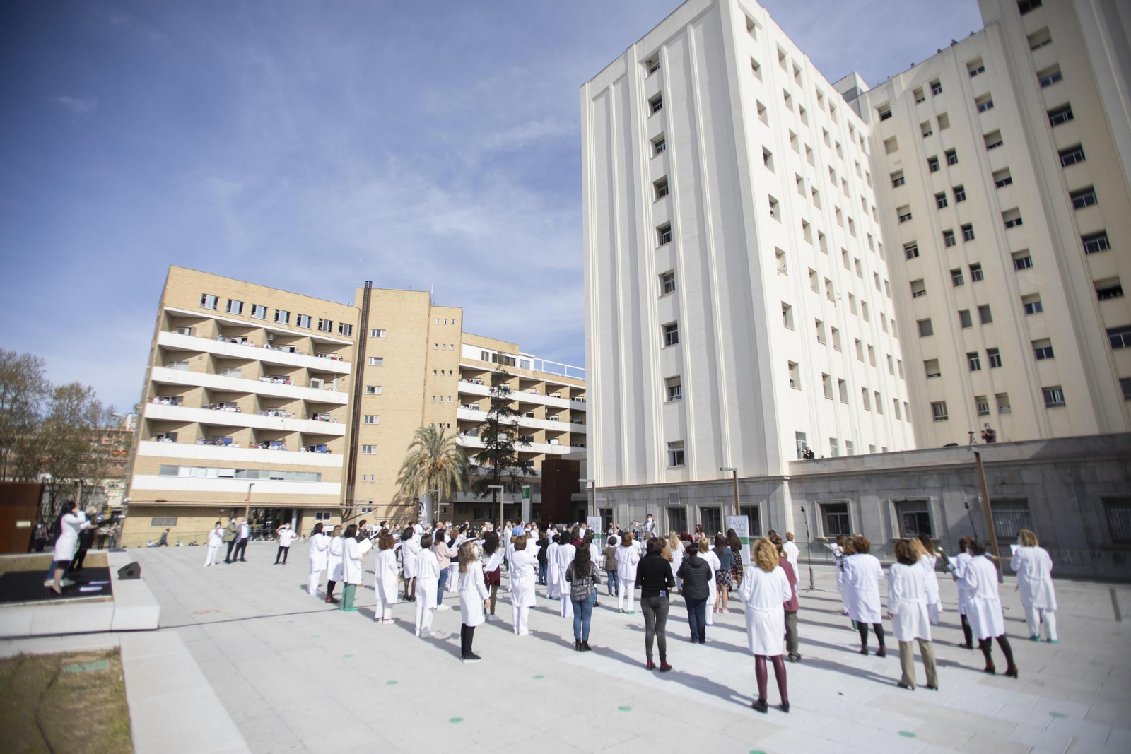 Los médicos de Granada buscan oportunidades fuera de España Los médicos de Granada buscan oportunidades fuera de España
