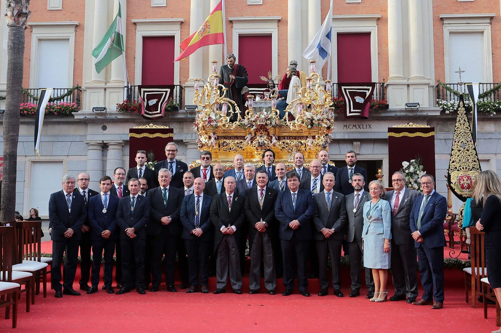 Imágenes de la imposición de la Medalla de Oro de Huelva al Cristo del Amor