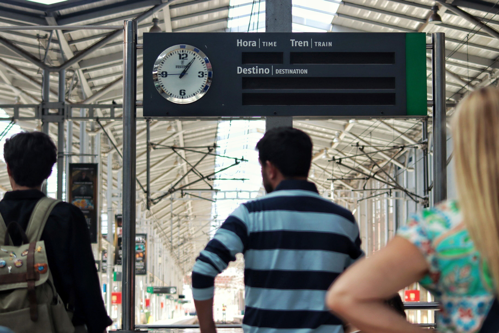 Así es el ambiente en la estación de Málaga este martes tras la cancelación de trenes.