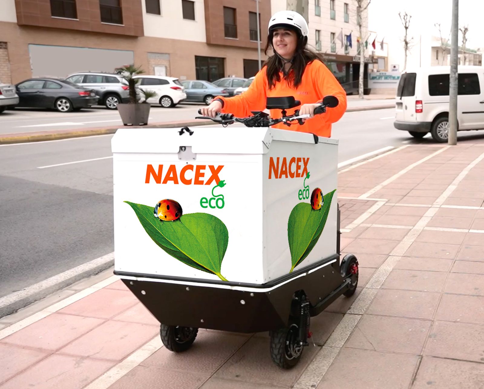 Vechículo fabricado por Scoobic para Nacex, la división de última milla de Logista