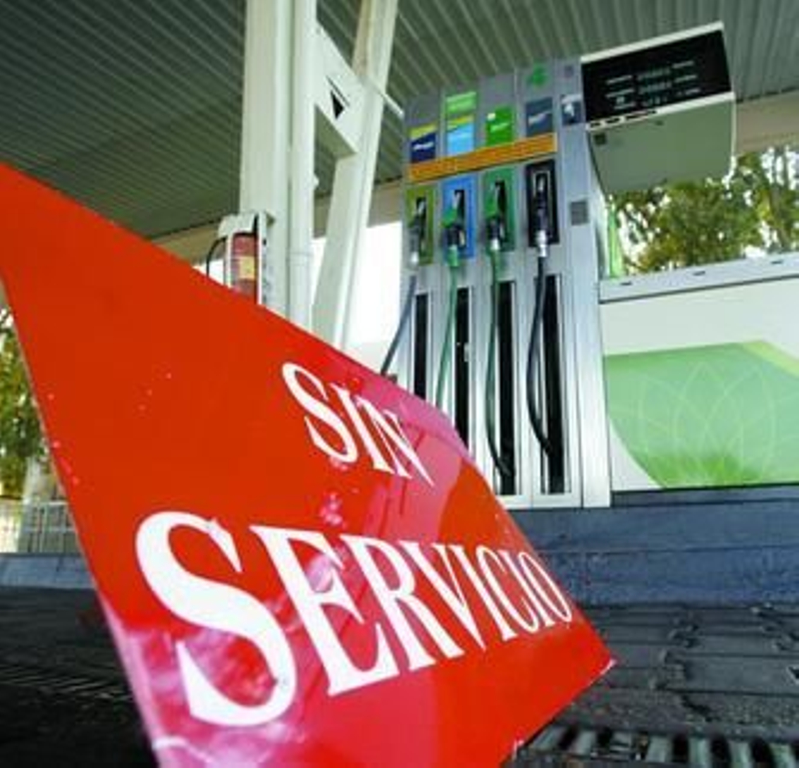 Una de las gasolineras sin carburante.