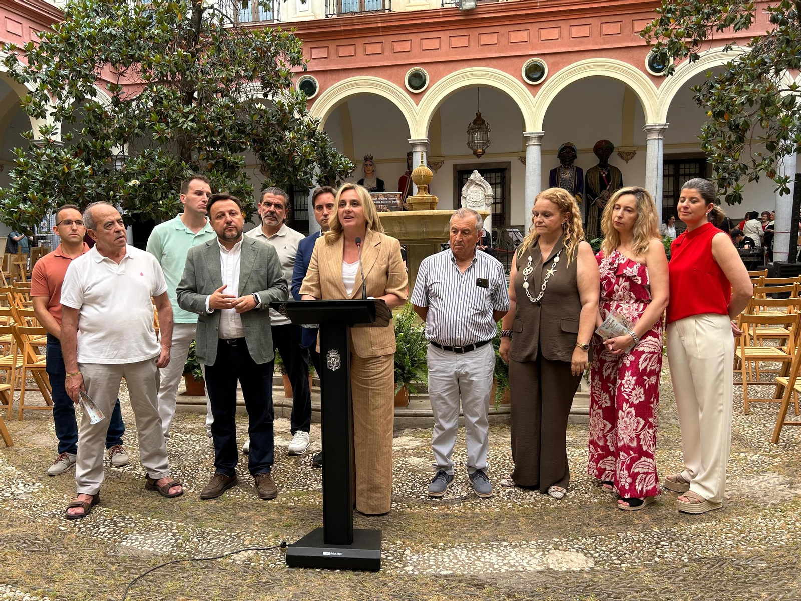 Marifrán Carazo inaugura el Patio del Corpus en el Ayuntamiento