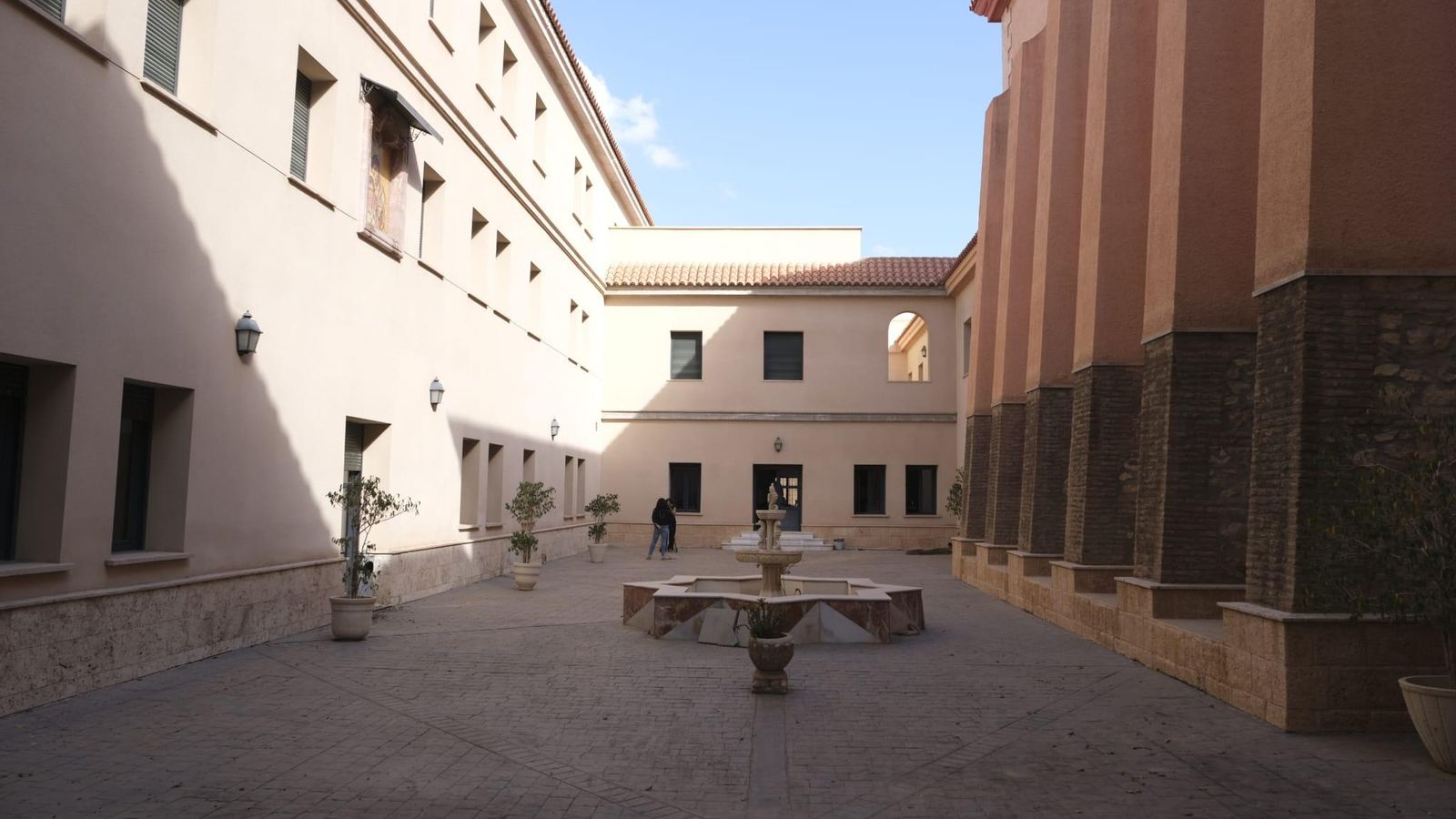 Patio interior del Seminario de Almería.