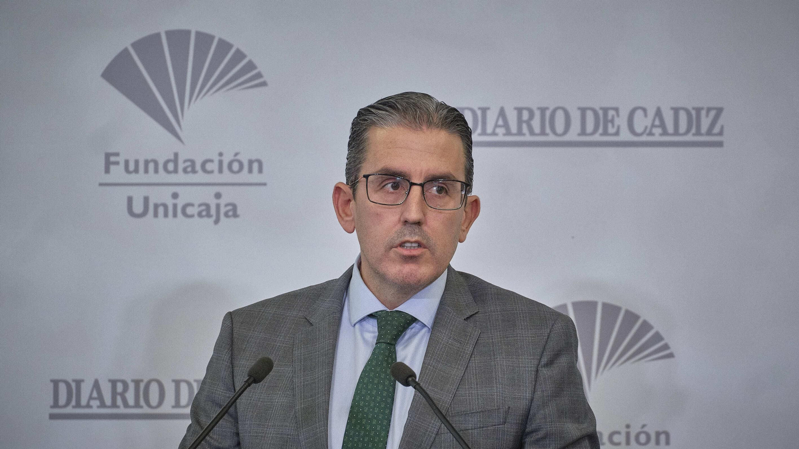 Las imágenes de la entrega del premio Federico Joly al abogado Pedro Pérez-Llorca Zamora
