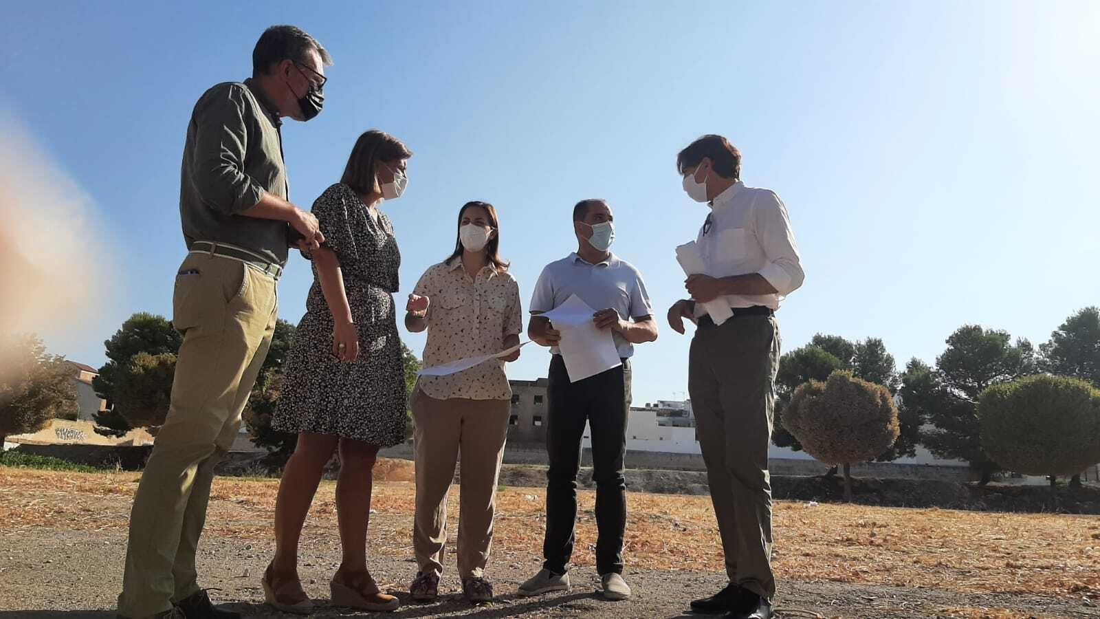 Visita institucional a los terrenos.