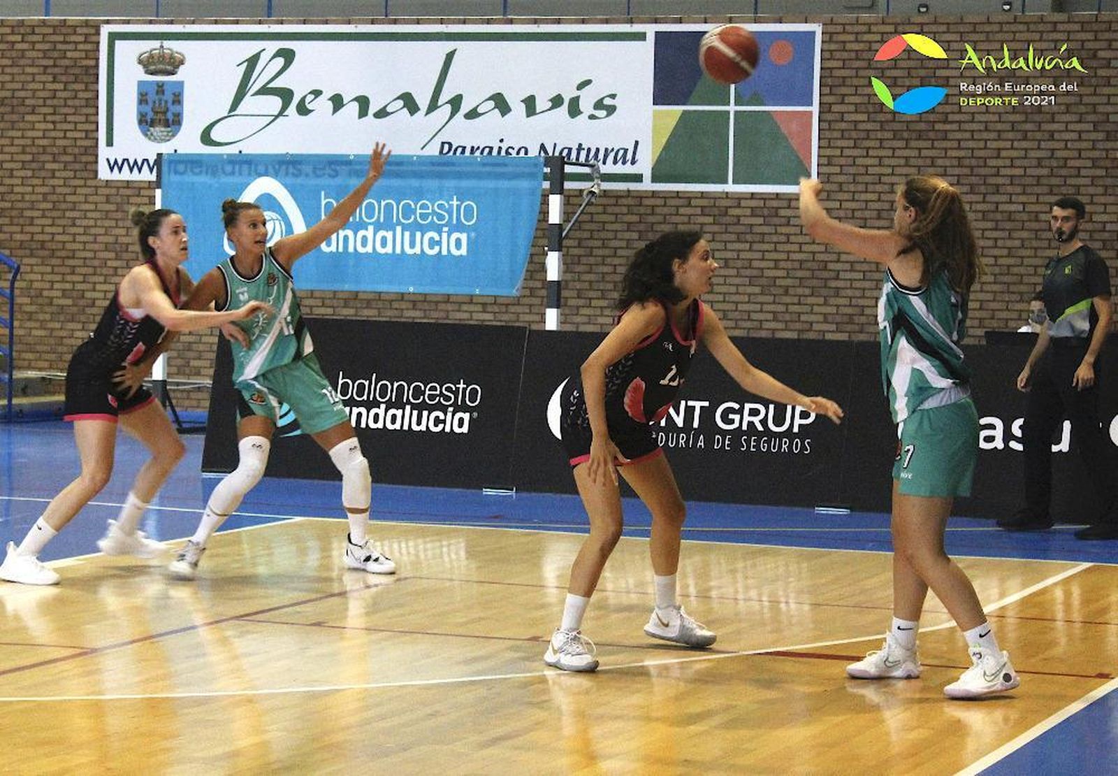 Encuentro de pretemporada entre los dos equipos.