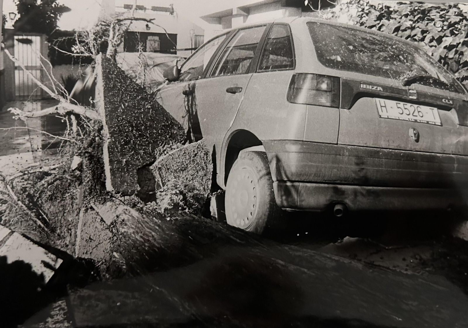 Efectos del temporal e inundaciones en el antiguo estadio Colombino de enero de 1996 en Huelva.