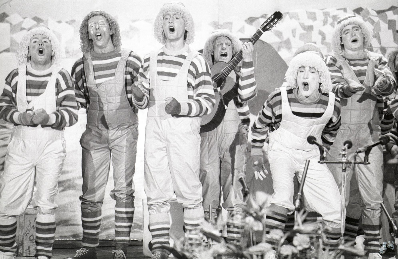 1988. 'Entre tus brazos' en el Teatro Andalucía. 4º premio.