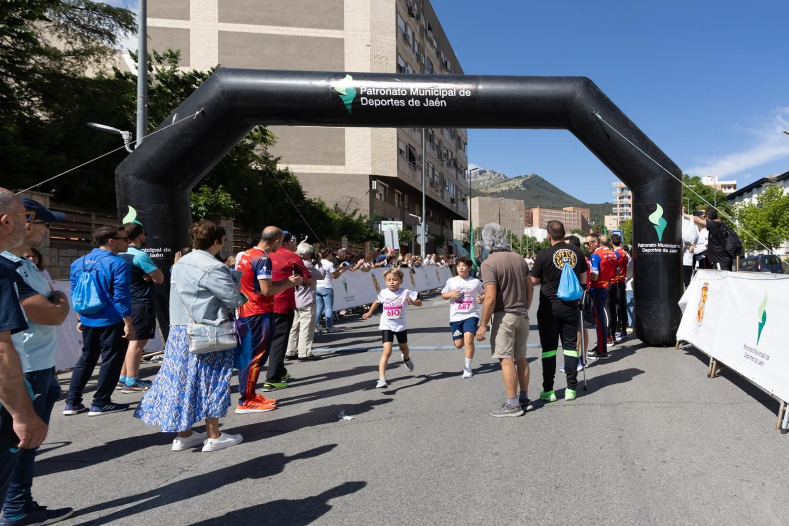 En imágenes: Éxito de participación en la  XXVII Carrera Popular 'Educación por el Deporte'  de Maristas