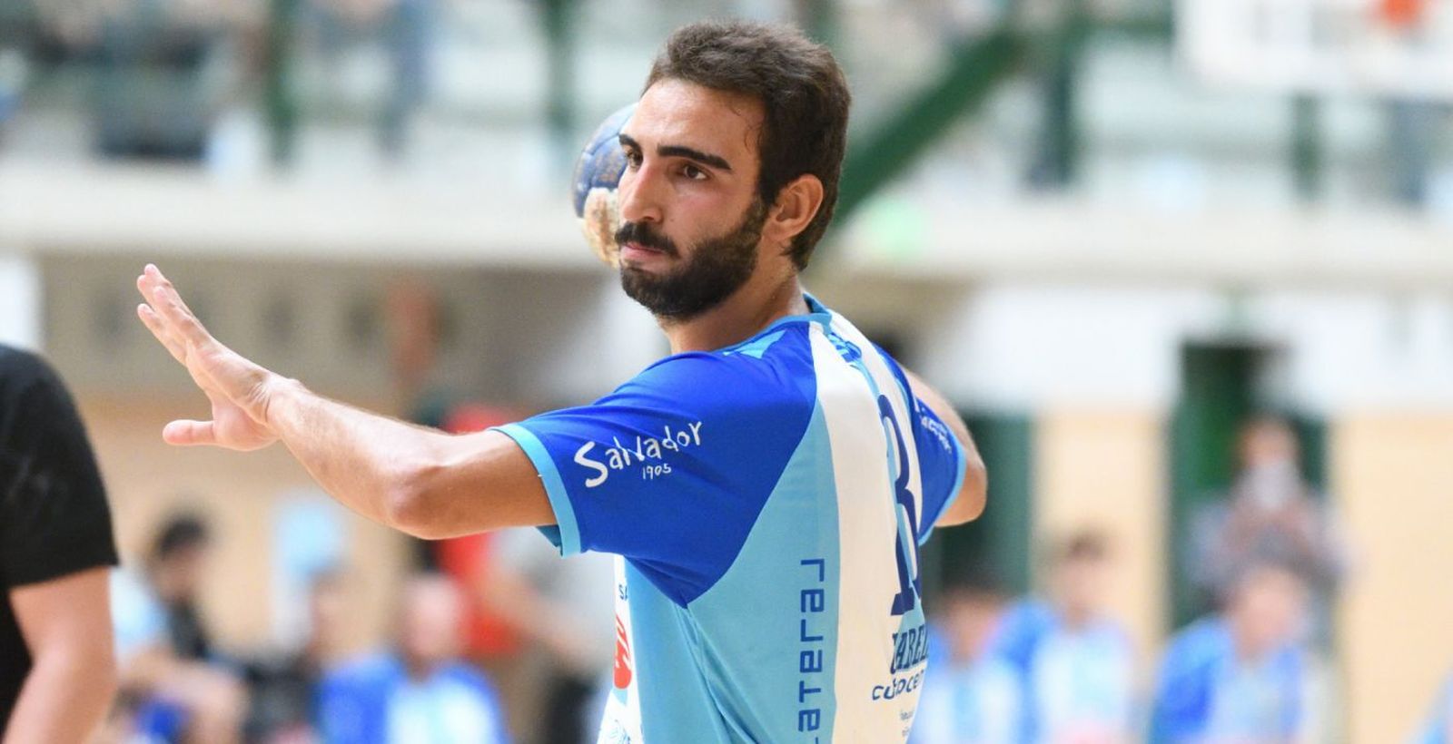 El lateral izquierdo del Trops Málaga, Cabello.