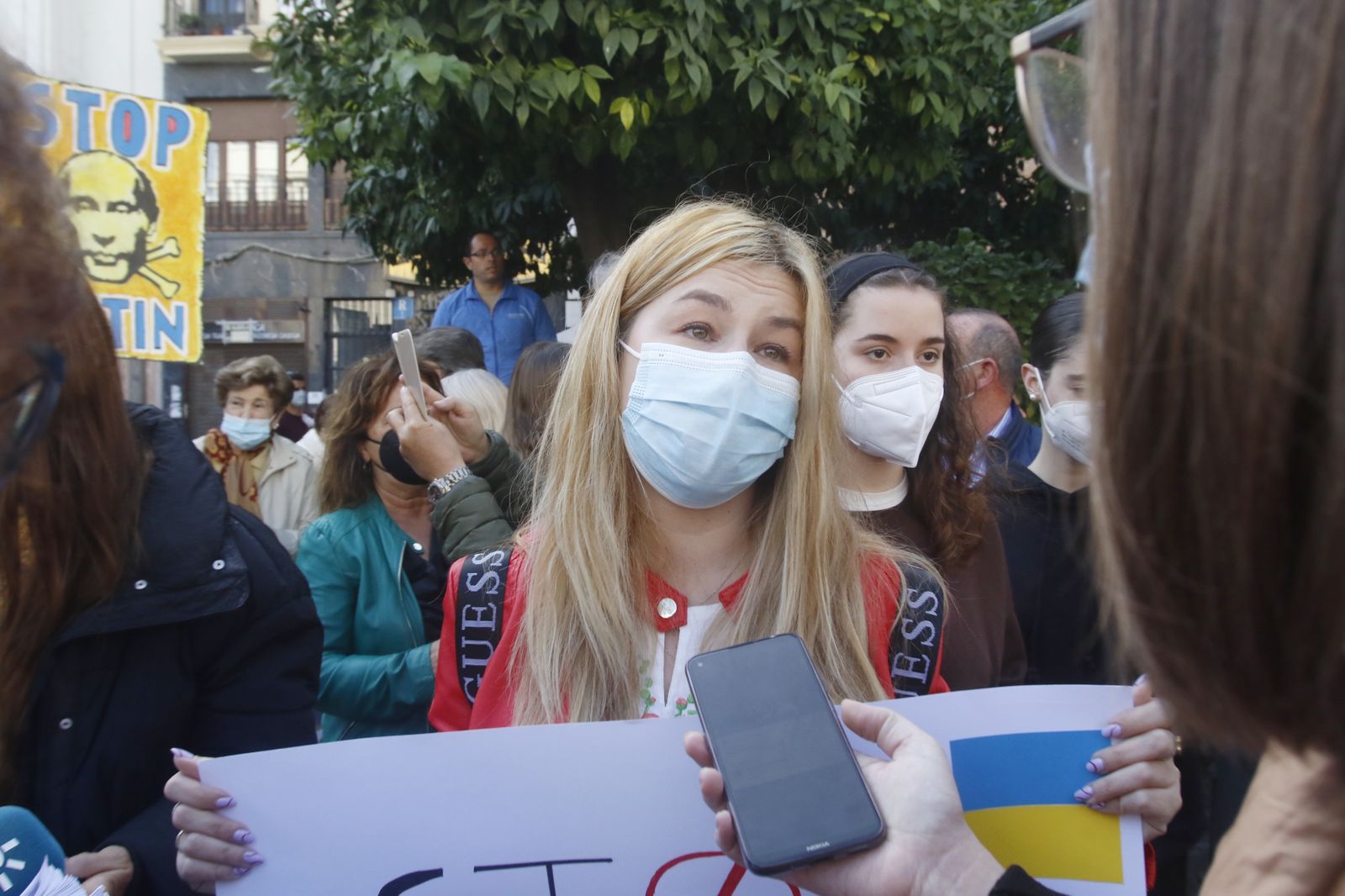 La concentración contra la guerra en Ucrania en Córdoba, en imágenes