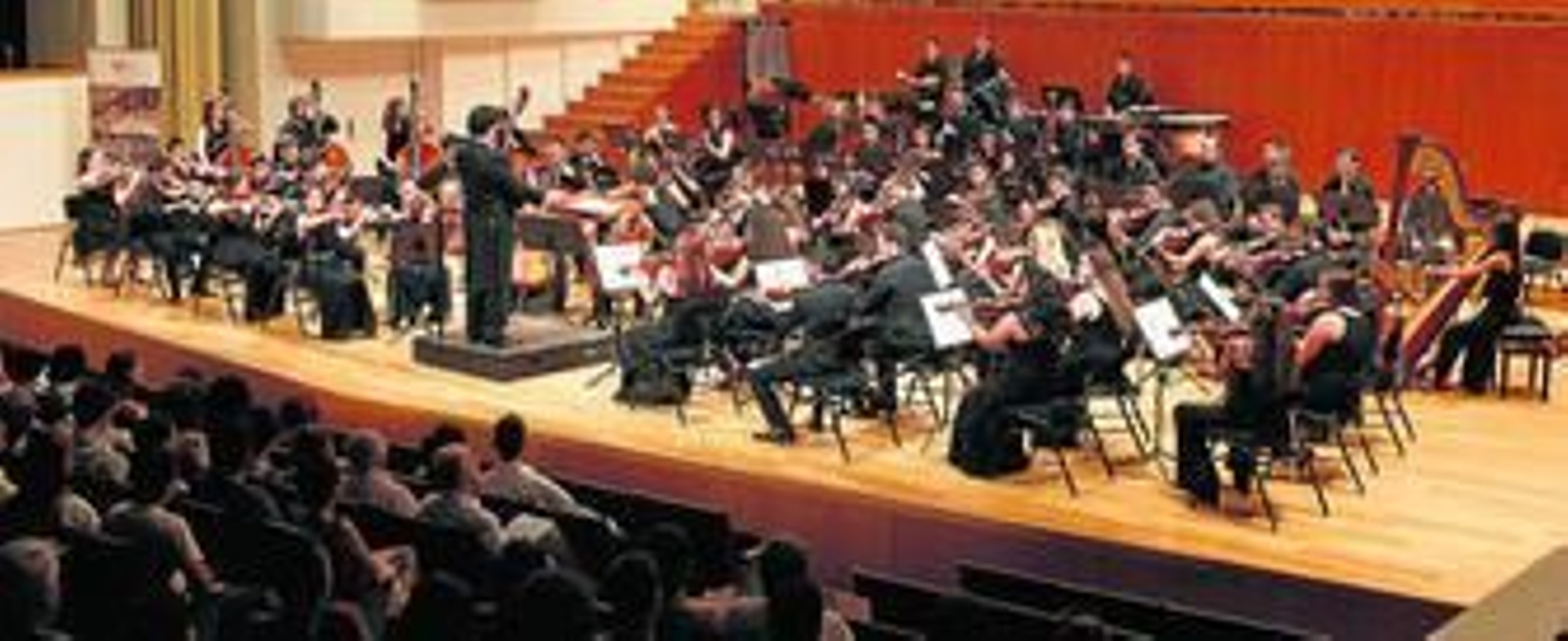 Ejecución de una orquesta repleta de juventud bajo la dirección de Gabriel Delgado.