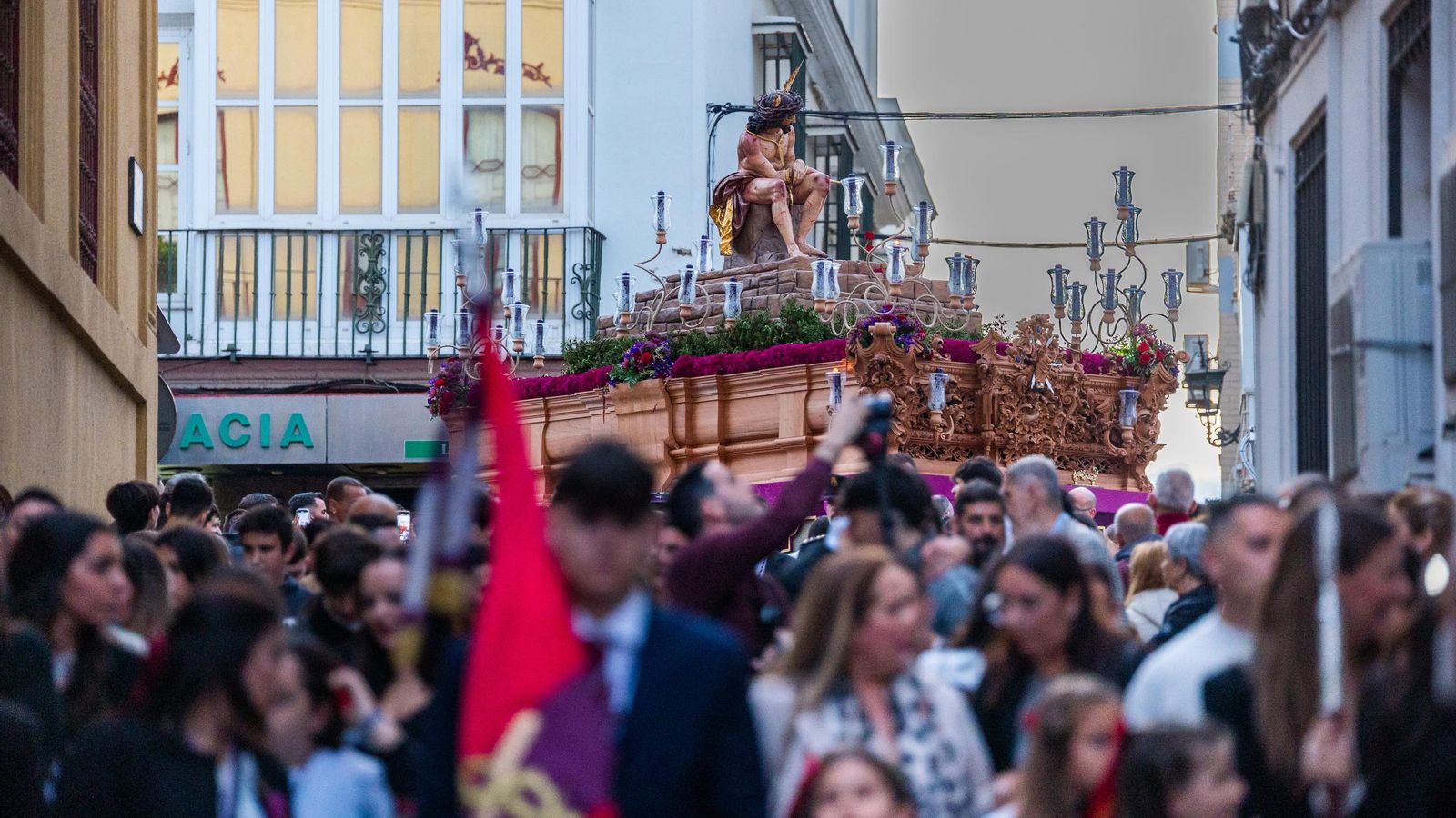 Las imágenes de la Coronación de Espinas en el Sábado de Pasión de la Semana Santa de San Fernando